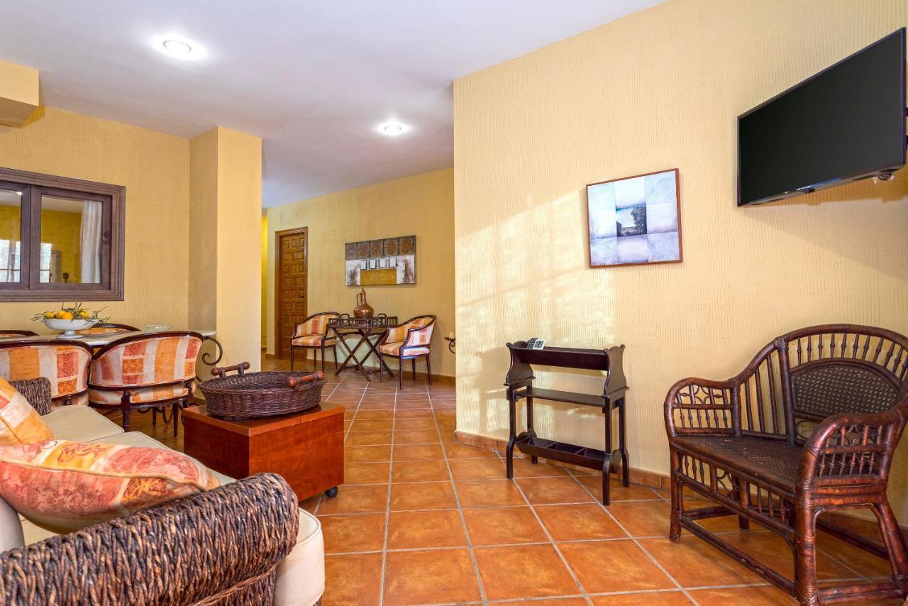 Casa Flores Con Piscina Interior Climatizada Alcaucin Exterior photo